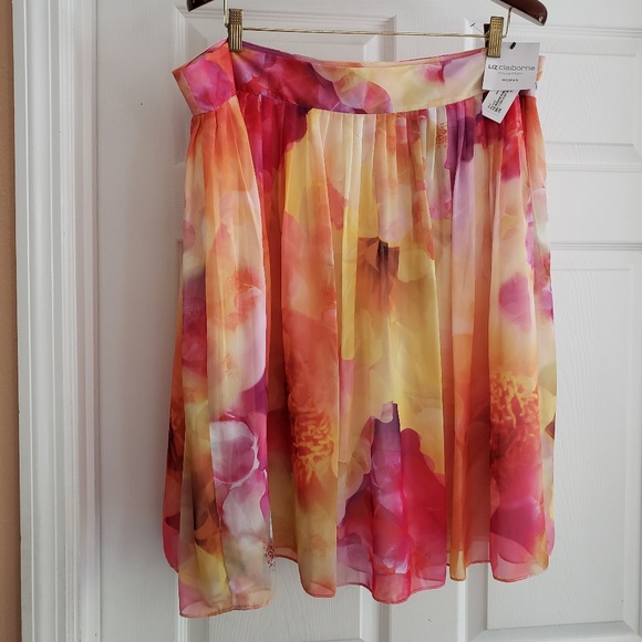 Liz Claibourne Dresses & Skirts - Liz Claibourne Size 16 Multi colored Floral Skirt